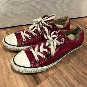 Size 8 men’s size 10 women’s converse all stars